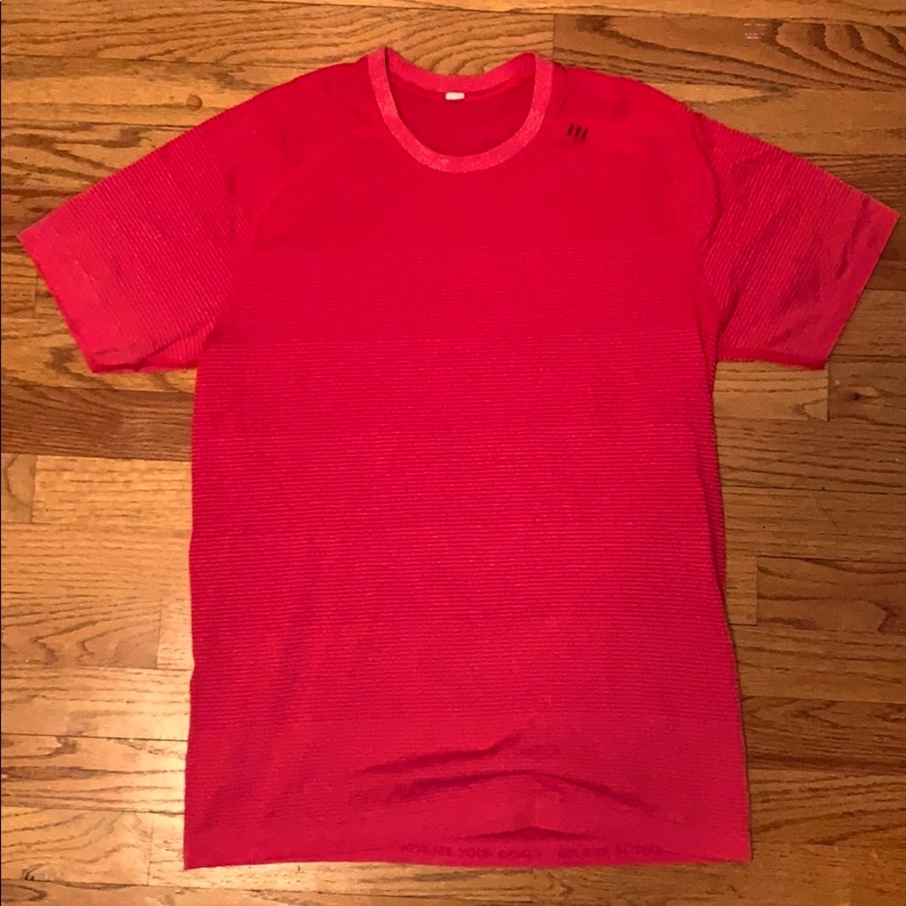 THE Basic T Shirt Lululemon men’s small red